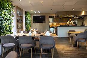Kistücsök Food & Room