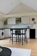 1 Bed Loft - Sleeps 2 - Parking - Wifi