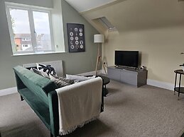 1 Bed Flat - Sleeps 2 - Parking - Wifi