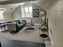 1 Bed Flat - Sleeps 2 - Parking - Wifi