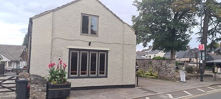 1 Bed Flat - Sleeps 2 - Parking - Wifi