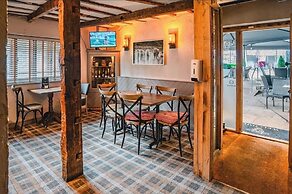 1 Bed Flat - Sleeps 2 - Parking - Wifi