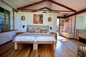 Makakatana Bay Lodge