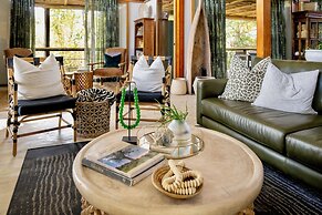 Makakatana Bay Lodge