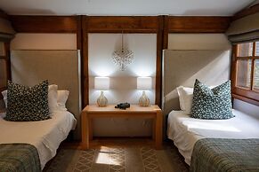 Makakatana Bay Lodge
