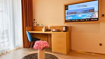 The House Hotel Al Khiran
