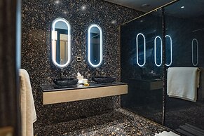 The House Hotel Al Khiran