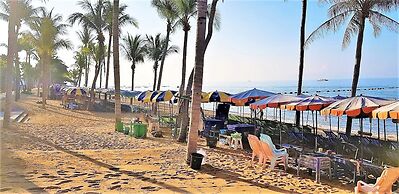 Jomtien Beach Condo 5th Floor Studio Apartment