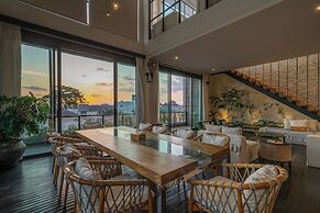 Penthouse Sunset Seabreeze