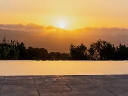 3-bdr Villa With Stunning Infinity Pool