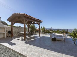 3-bdr Villa With Stunning Infinity Pool
