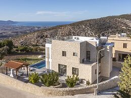 3-bdr Villa With Stunning Infinity Pool