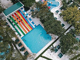 Villa Excellance Beach & Wavepool Resort