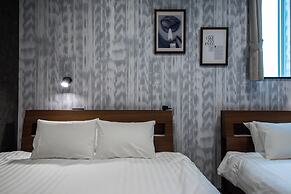 THE PLAZA HOTEL S4W12