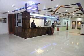 Pool & Park Hotel