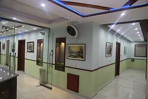Pool & Park Hotel
