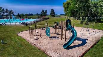 Vine Ridge Resort