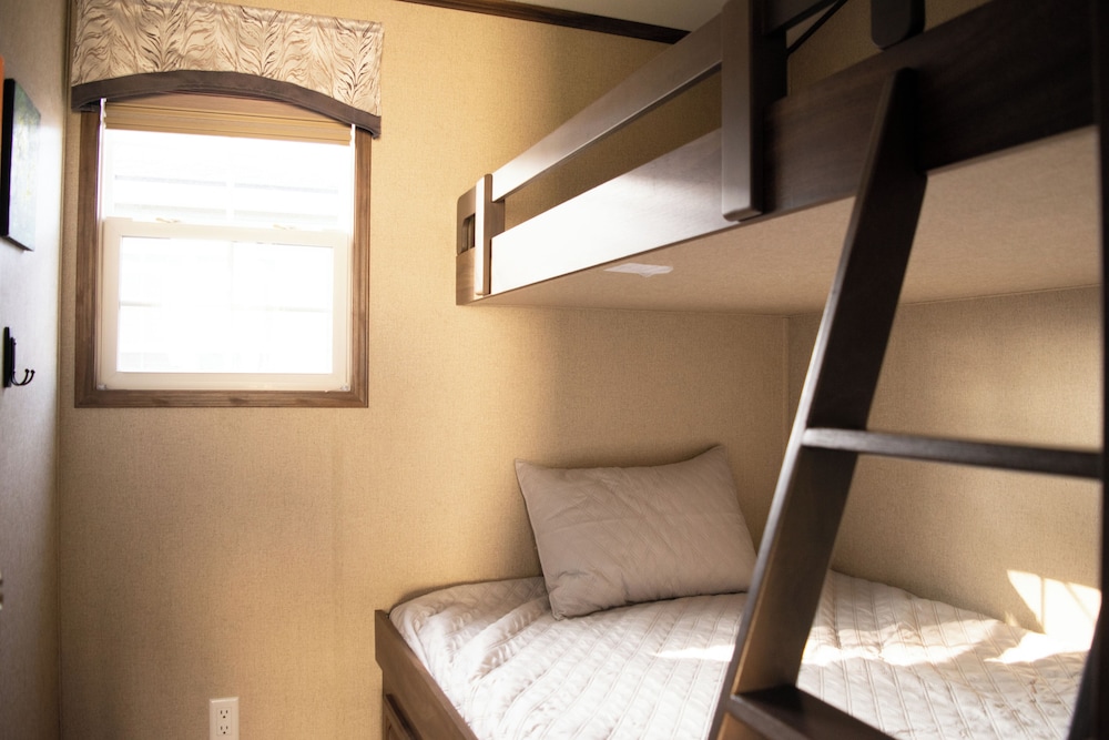 Vine Ridge Resort