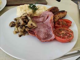 Gem in the bush lodge