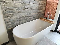 Gem in the bush lodge