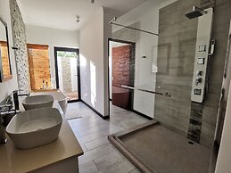 Gem in the bush lodge