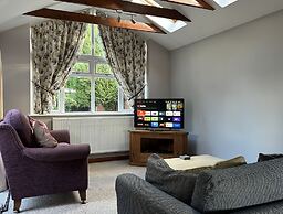 Spacious Detached Bungalow With Ample Parking