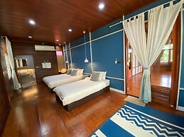 Lux Homestay