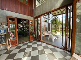 Lux Homestay