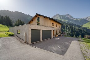 HUS 24