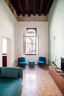Palazzo Miracoli Apartments