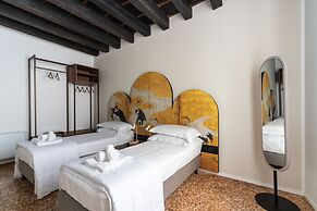 Palazzo Miracoli Apartments