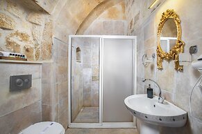 Romantic Cave Hotel