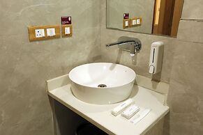 Hotel Sakura by Maps, GURGAON