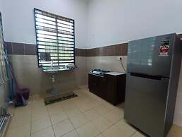OYO Homes 90606 Casaria Cherating
