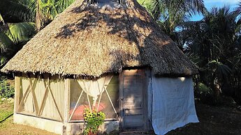 Cayuco Maya
