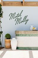Motel Molly