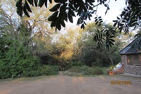 Amanzimlotzi Riverside Bush Camp