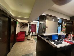 The Metro Park Hotel
