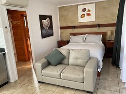 Marlo Hideaway