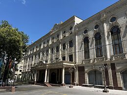 King Plaza Hotel