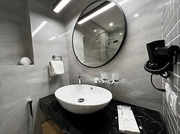 King Plaza Hotel