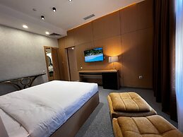 King Plaza Hotel