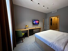 King Plaza Hotel