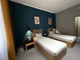 King Plaza Hotel