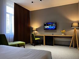 King Plaza Hotel