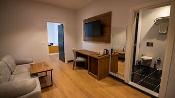 LAKE LİFE HOTEL