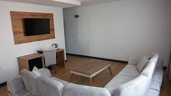 LAKE LİFE HOTEL