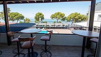 LAKE LİFE HOTEL
