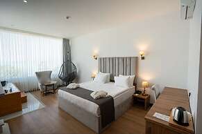 LAKE LİFE HOTEL
