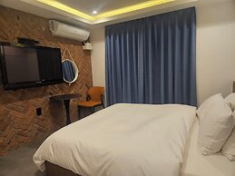 ARK BLUE HOTEL